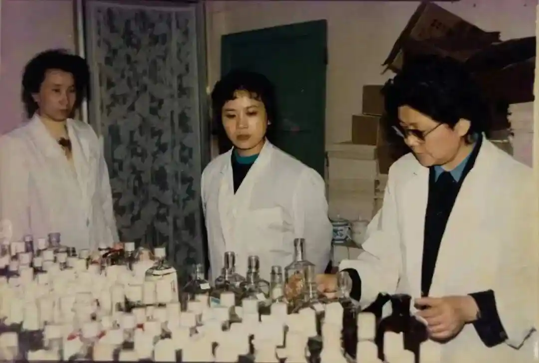 从女工到品酒大师：吴晓萍的味觉逆袭之路