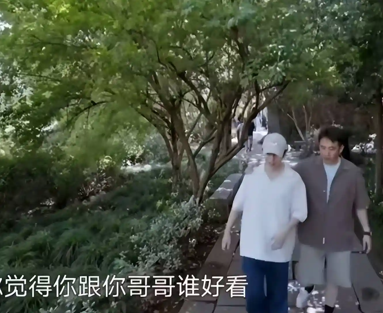 《向往的生活》遇冷，黄磊陷踩博风波，假文艺人设崩塌？