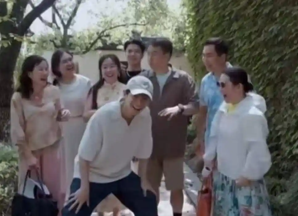 《向往的生活》遇冷，黄磊陷踩博风波，假文艺人设崩塌？