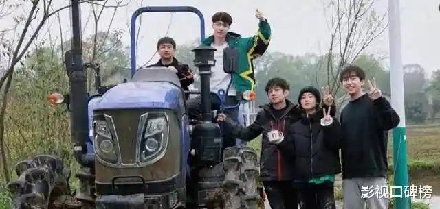 黄磊转型戏剧引热议,《向往的生活》慢综艺初心何在?