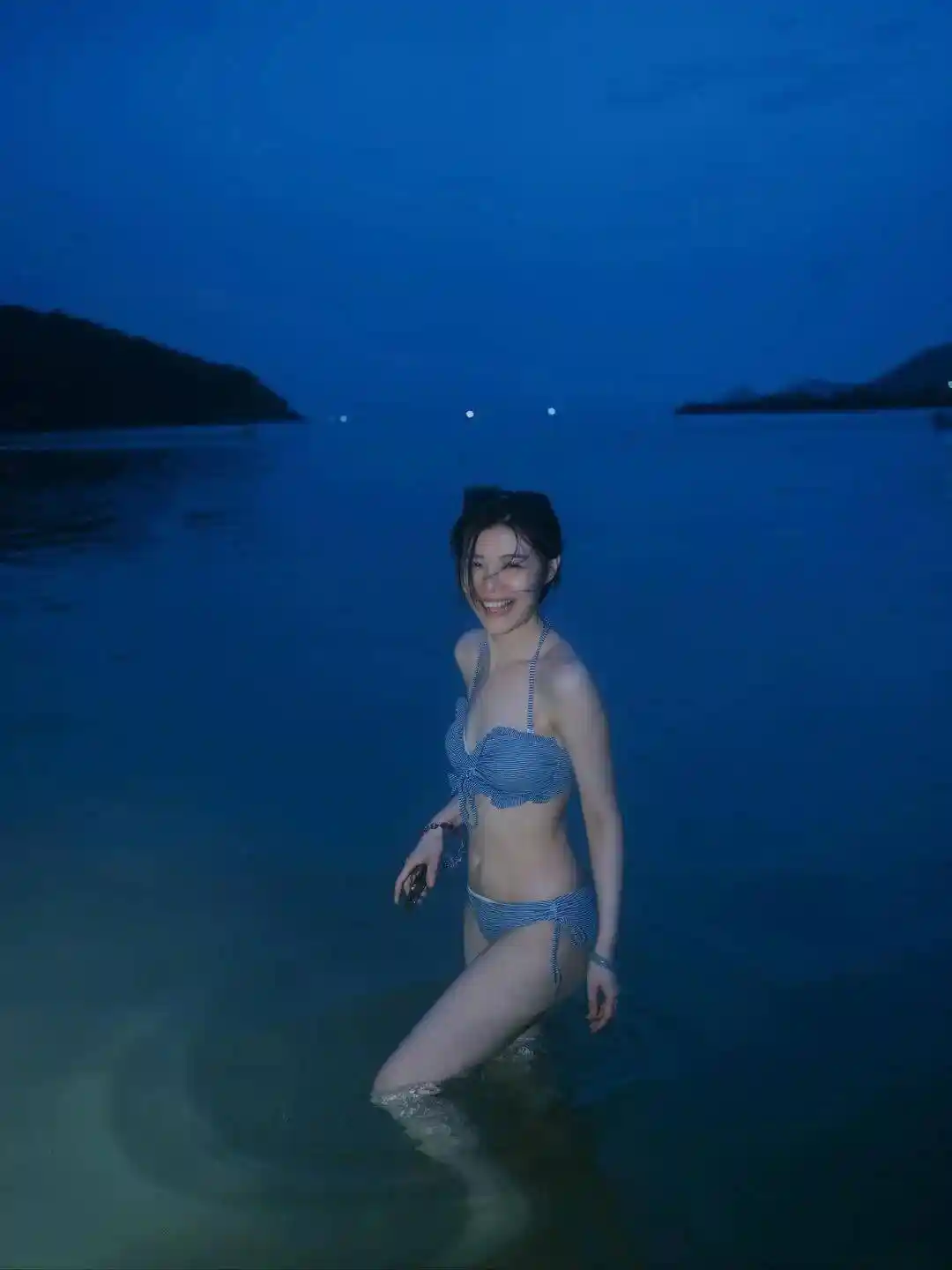 TVB女神惊艳晒泳装美照！雪背翘臀引爆网络，小说改编剧成年度重头戏