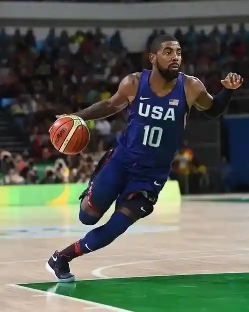 欧文:球场上的艺术大师与永不言弃的冠军之心