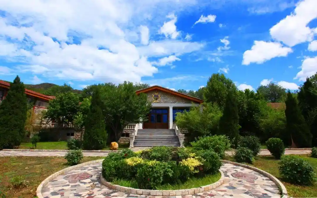 中秋微醺指南:房山酒庄探秘,葡萄酿出的节日诗意