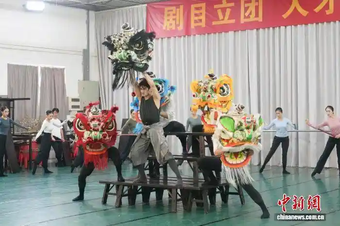 《醒·狮》联排亮相第十四届艺术节，岭南雄狮再度觉醒