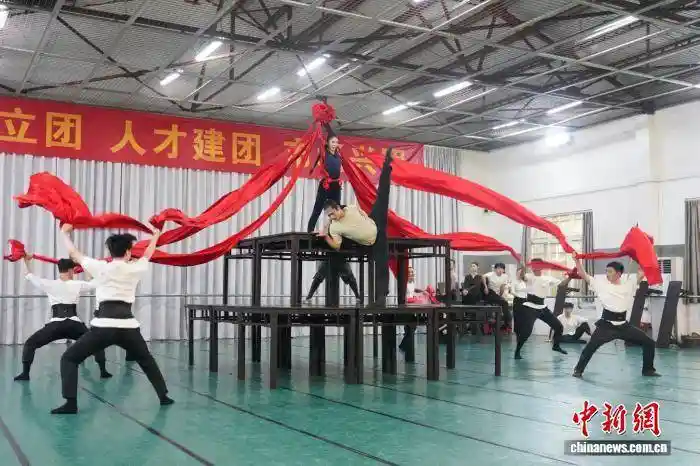 《醒·狮》联排亮相第十四届艺术节,岭南雄狮再度觉醒