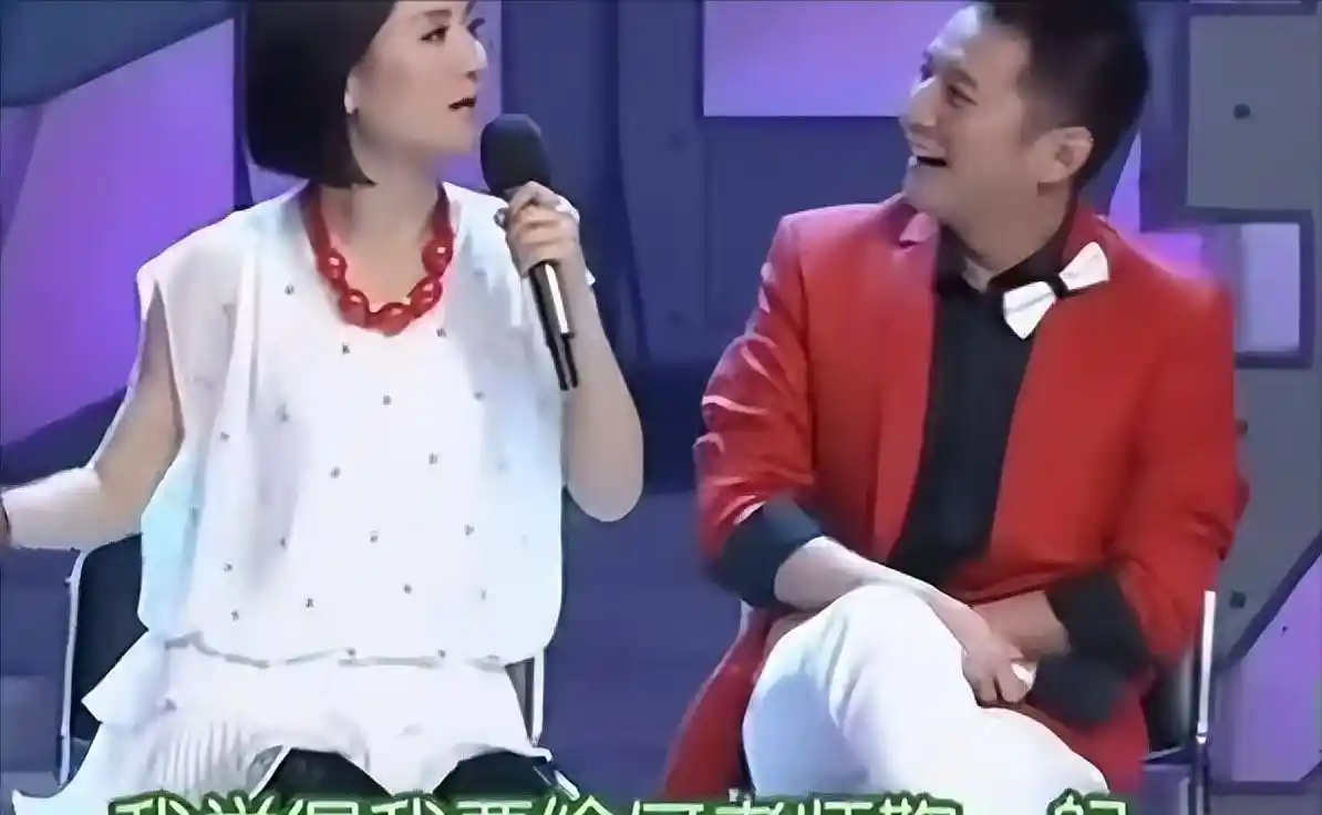 谢娜一招制胜！44岁惊艳主持界，昔日嘲讽成过往