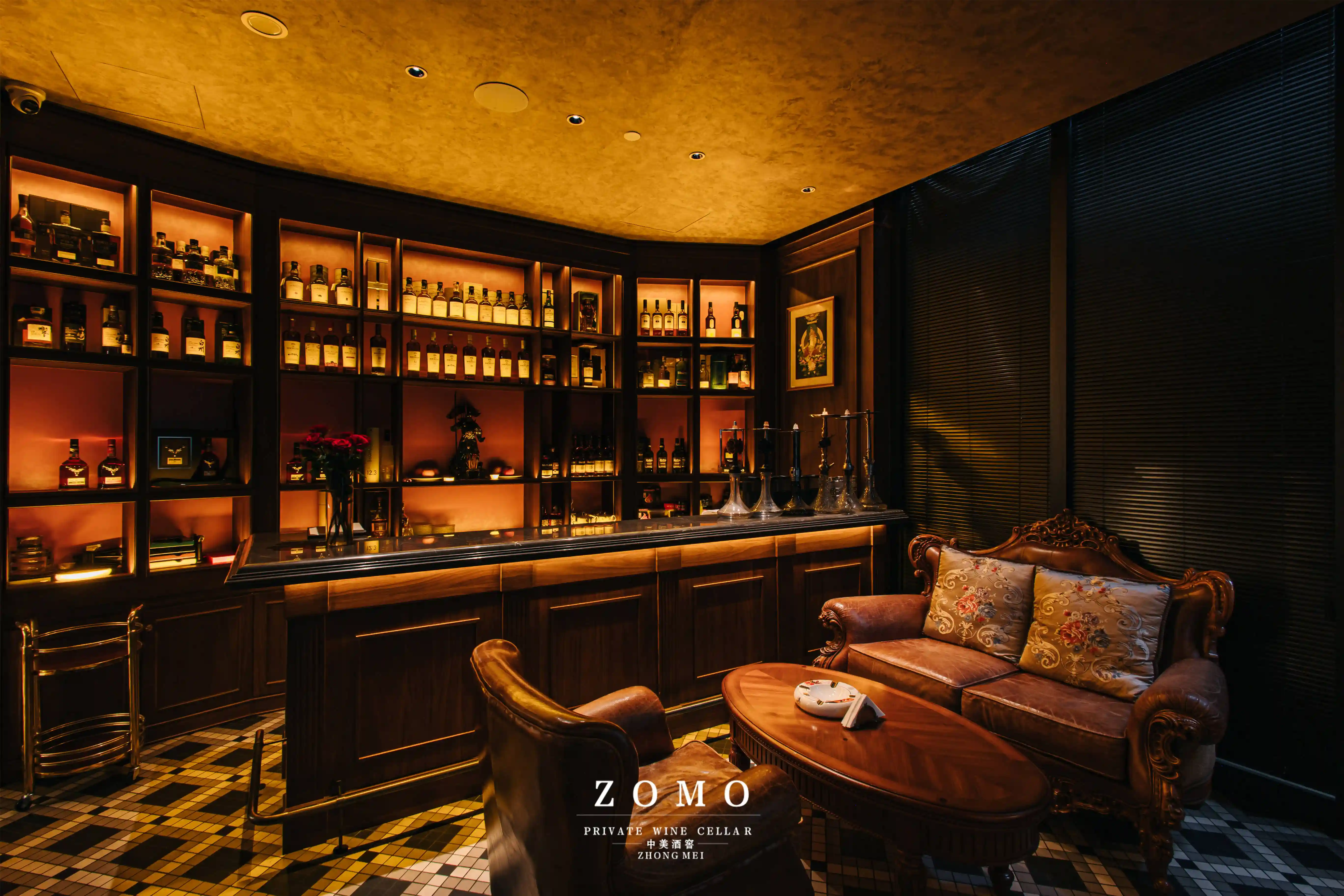 ZOMO技术打造高端酒窖新体验，豪宅酒窖设计引领未来奢华风潮