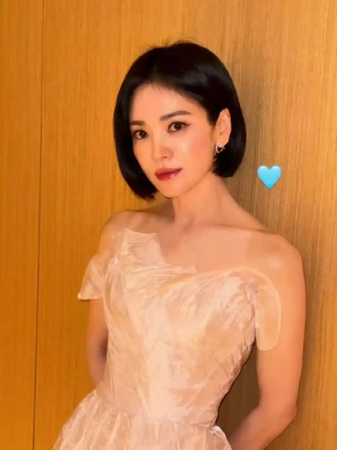 宋慧乔冷脸回应玄彬孙艺珍，青龙奖双冠王遭无声反击