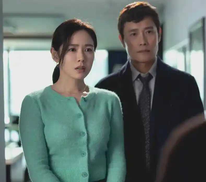 韩国影坛地震？三大奖被曝黑幕，玄彬关系户上位引爆全民怒火