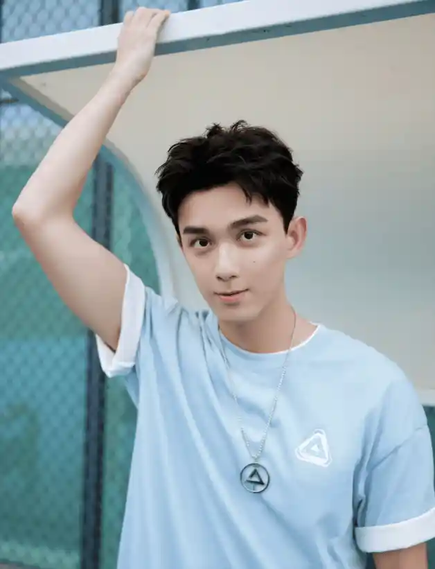 肖战王一博同框引爆话题,明星阵容再掀热度风暴