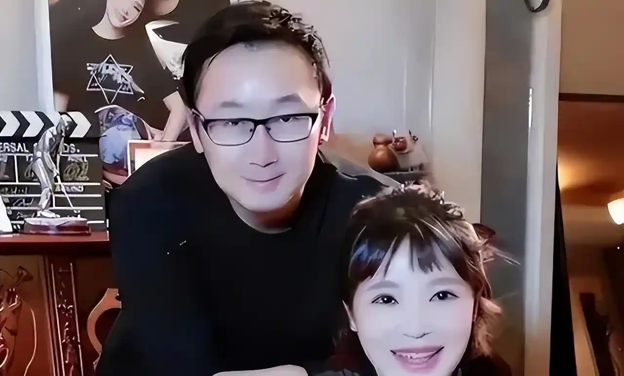 陆川迎新妻，秦岚独唱《女人花》：9年情断后的人生分岔路