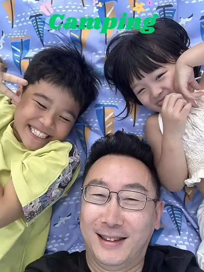 陆川迎新妻，秦岚独唱《女人花》：9年情断后的人生分岔路