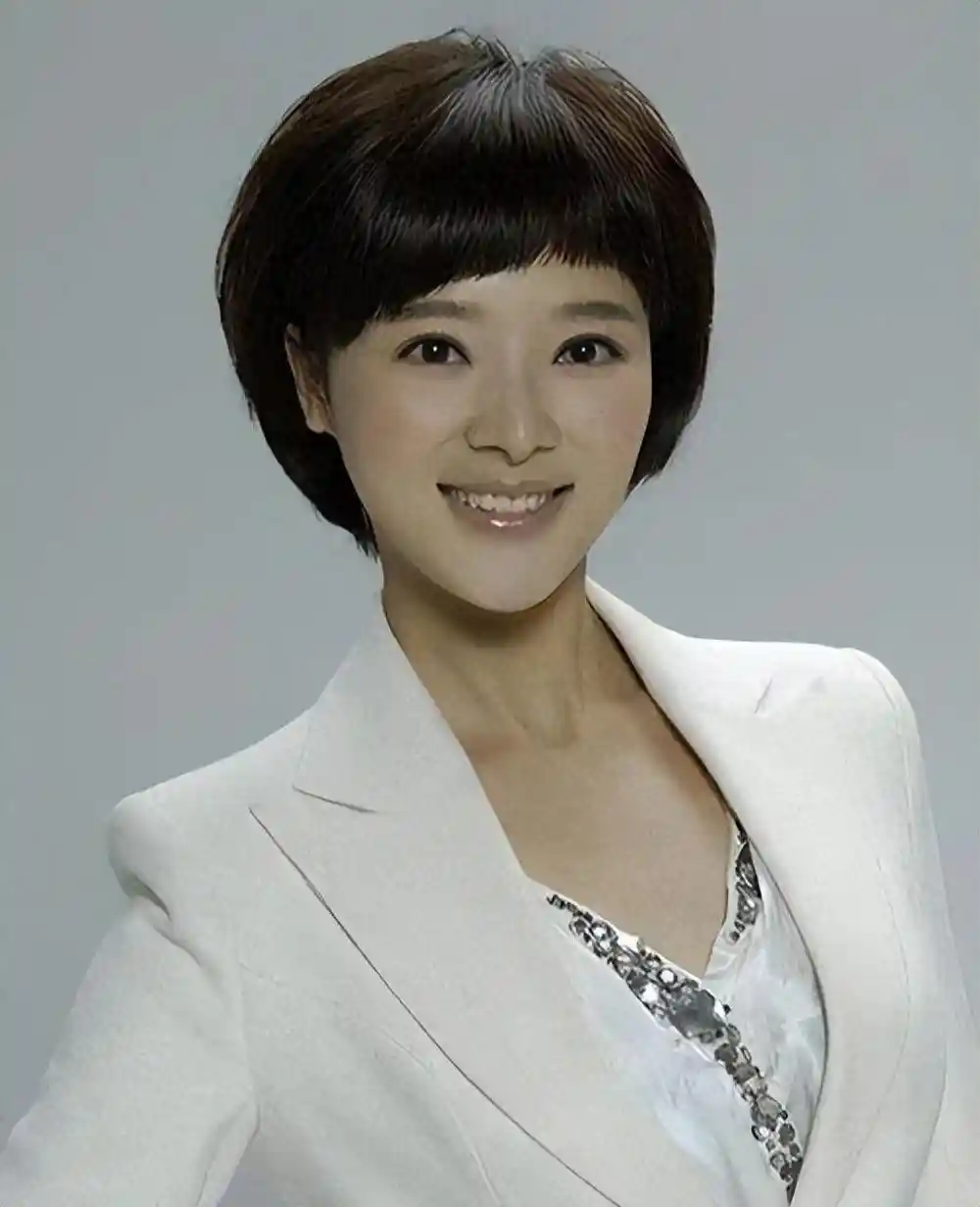 陆川迎新妻，秦岚独唱《女人花》：9年情断后的人生分岔路