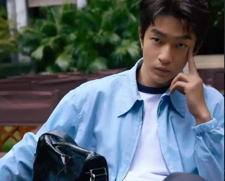 前女友怒怼屈楚萧虚假澄清!网友狂喊封杀,电影《流浪地球》遭牵连?