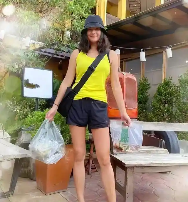 瞿颖翻红背后：25元耳环配97元包，拒绝内卷的她为何成流量密码？