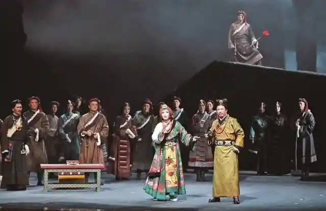 沉浸式社交新宠：Z世代为何把剧场当‘线下朋友圈’？