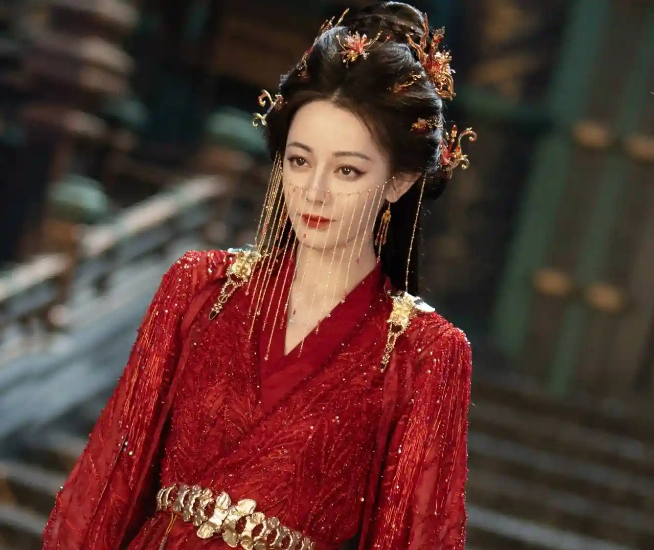 迪丽热巴鞠婧祎强强对决！女顶流新剧开打引爆荧幕美学大战