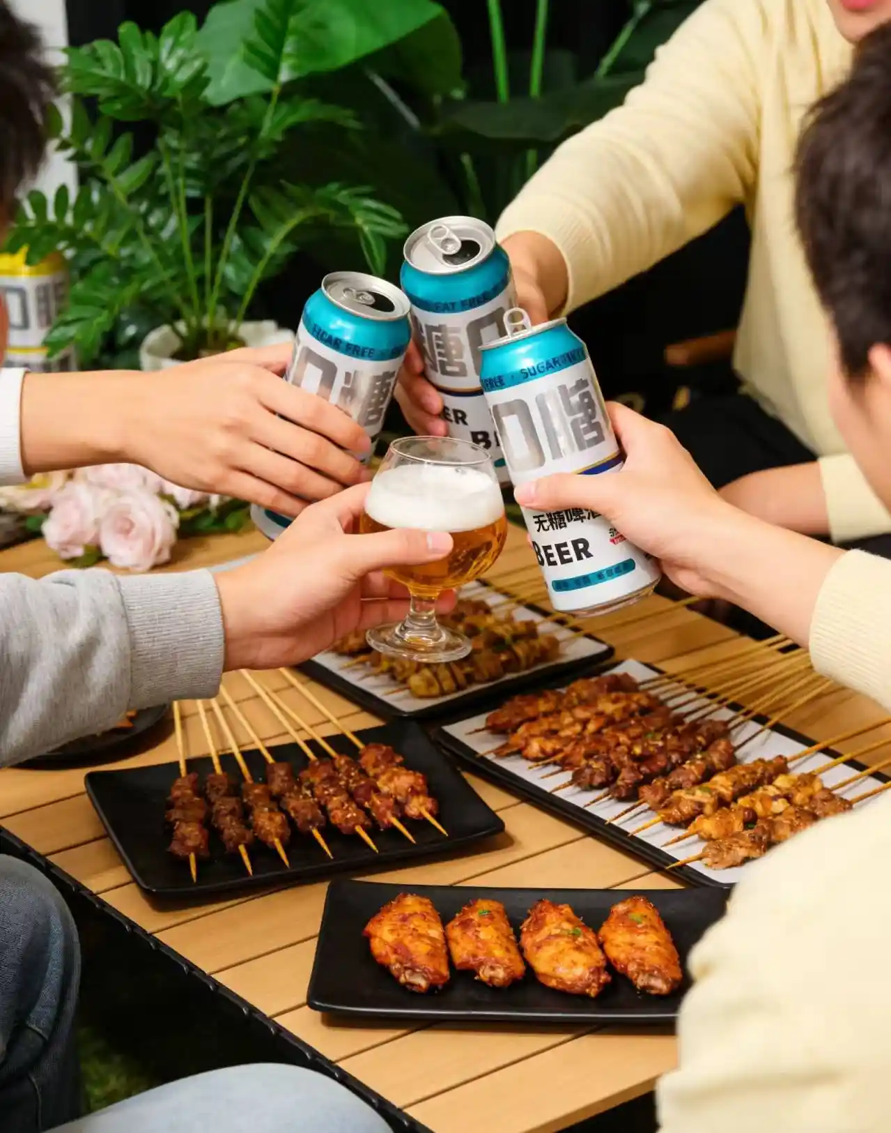 0负担啤酒来袭：微醺不胖，夜宵烧烤也能畅饮无压力