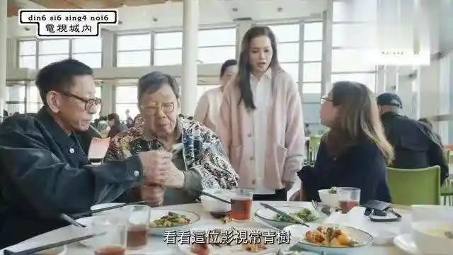 胡枫自曝从主角变绿叶：亡妻一句话让他豁然开朗，综艺首秀引热议