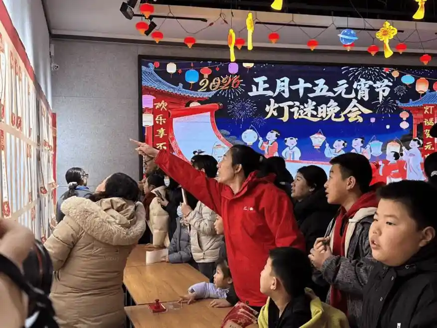 宁晋县图书馆元宵奇遇记：诗酒灯谜夜沉浸式传统文化狂欢