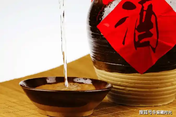 酱香新酒VS三年陈酿：同一瓶酒的时间魔法实测！香气、口感、风味物质全维度解密