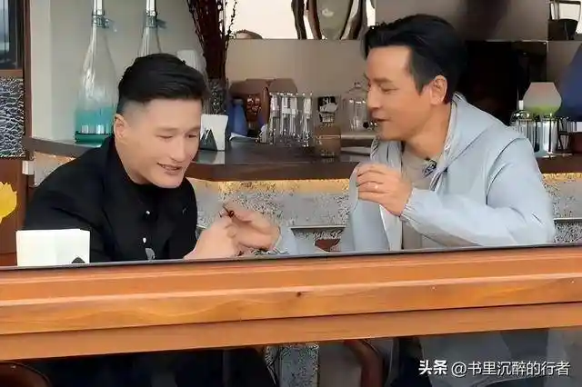 周柯宇综艺高光时刻引爆网络,害羞反差萌惊呆网友